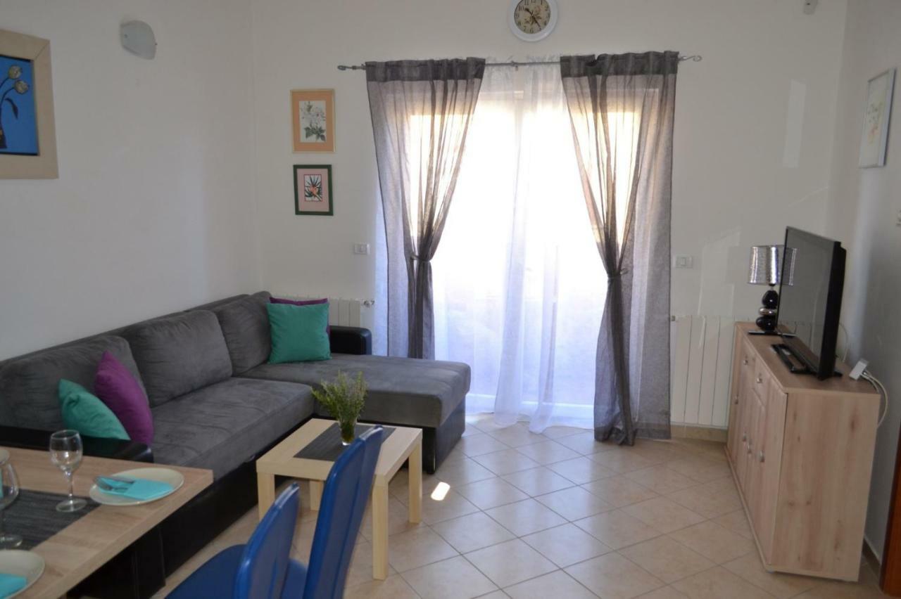 Apartment Din Banjole Buitenkant foto